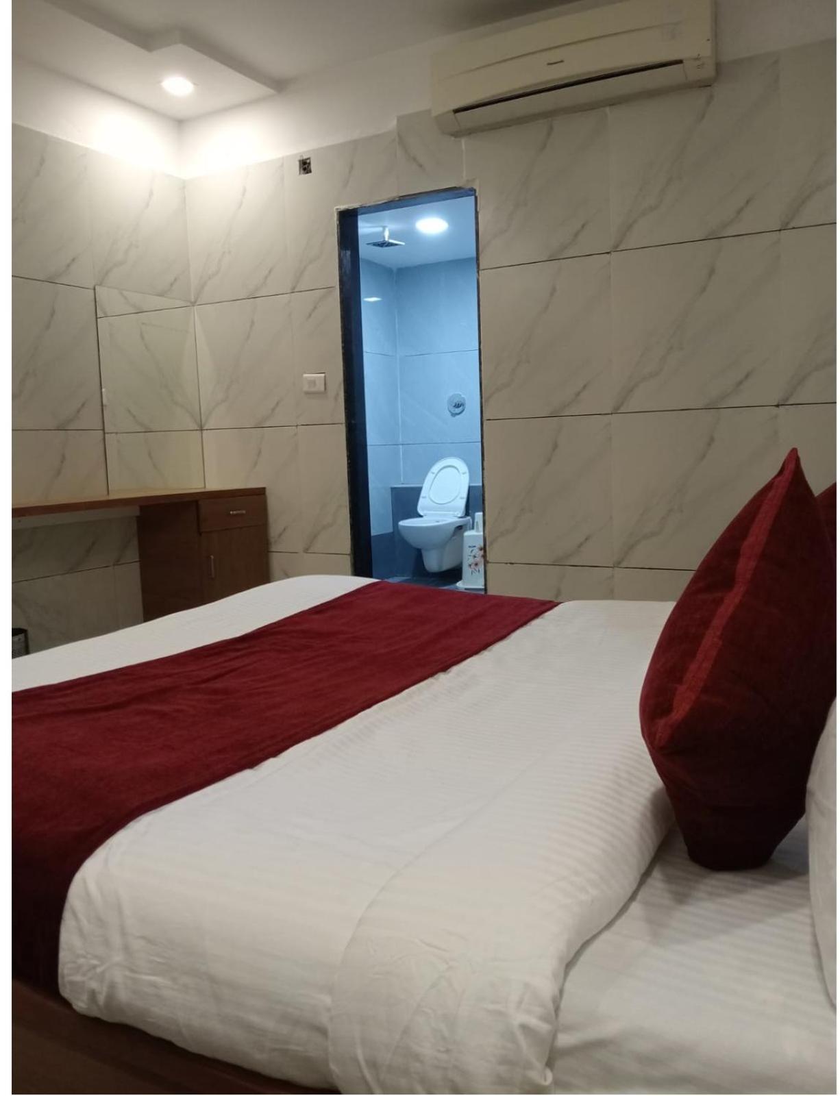 Hotel The Grand Pritam Gandhinagar Eksteriør billede